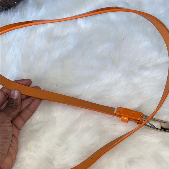 Orange belt with golden buckle - Picture 3 of 3